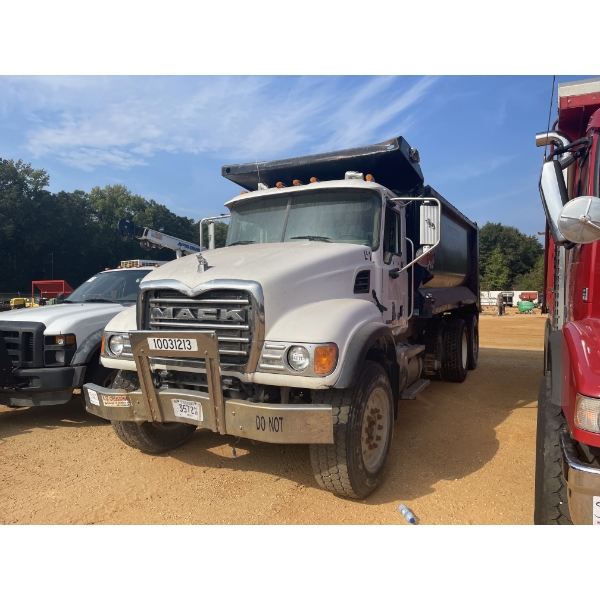 2004 MACK CV713 Dump Truck