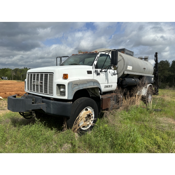 2002 GMC C7500 Asphalt Distributor Truck