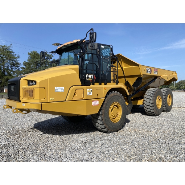 2022 CAT 725 Articulated Truck