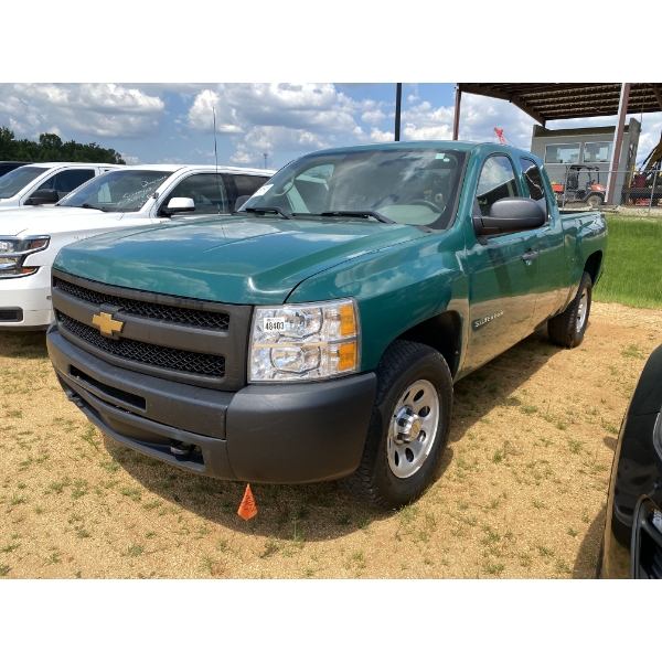 2013 CHEVROLET SILVERADO Pickup Truck