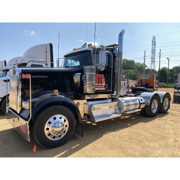 2024 KENWORTH W900 Day Cab Truck