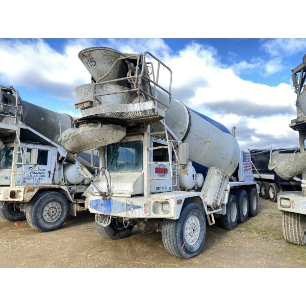 1998 ADVANCE  Concrete Mixer / Pump Truck