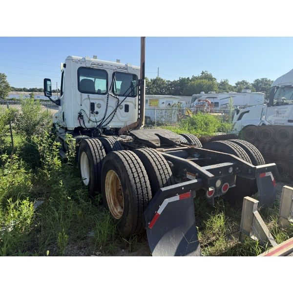 2012 FREIGHTLINER CASCADIA Day Cab Truck