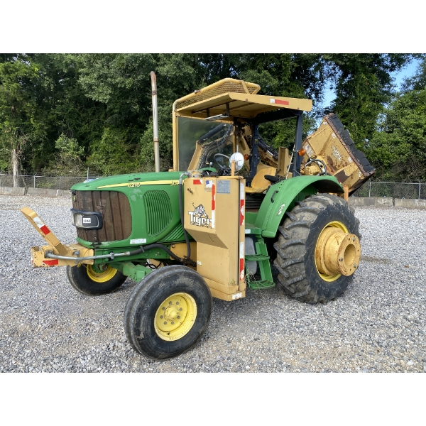JOHN DEERE 6215 Farm Tractor