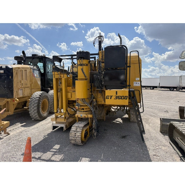 2022 GOMACO GT 3600 SLIPFORM PAVER Concrete Paver