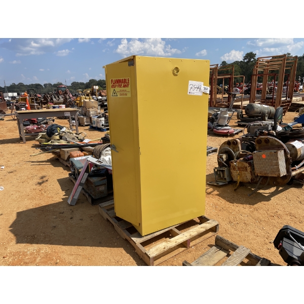 EAGLE 1960 SAFETY CABINET