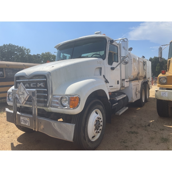 2007 MACK CV713 Fuel / Lube Truck