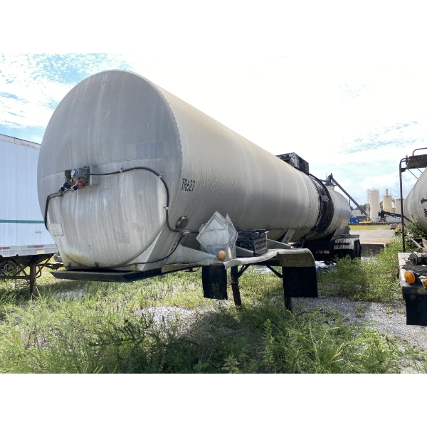 1975 BUTLER  Asphalt / Hot Oil Trailer