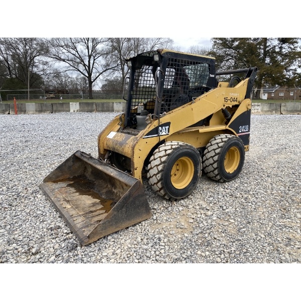 2006 CAT 242B Skid Steer Loader - Wheel