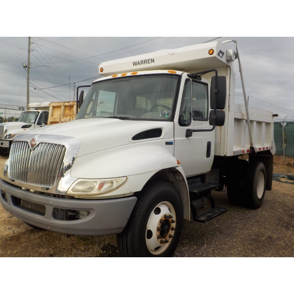 2014 INTERNATIONAL DURASTAR 4300 Dump Truck