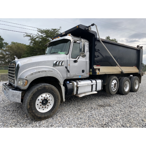 2015 MACK GU713 Dump Truck