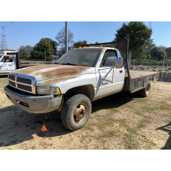 1995 DODGE 3500 Flatbed Truck