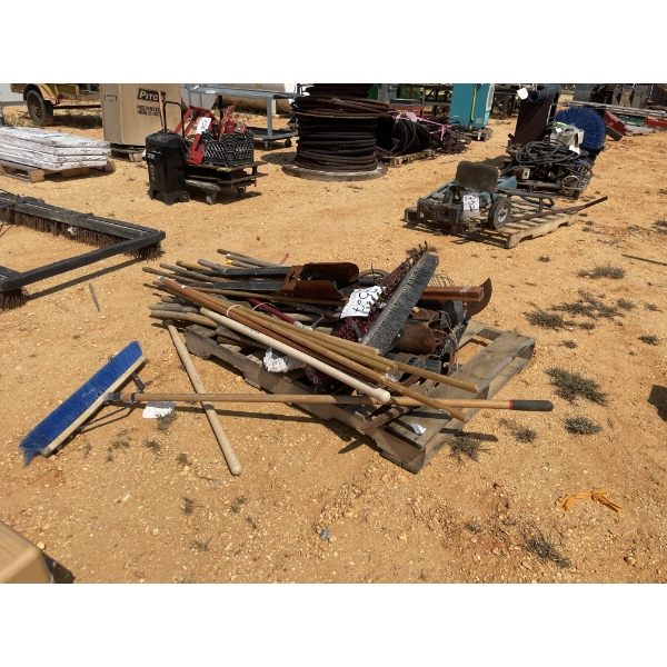 YARD TOTES, GARDEN RAKES, POST HOLE DIGGER, PUSH BROOM & OTHER ITEMS