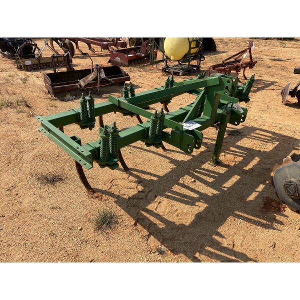 108" CHISEL PLOW, 3 PTH Plow