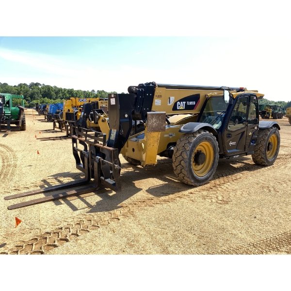 2019 CAT TL1055D Forklift - Telehandler