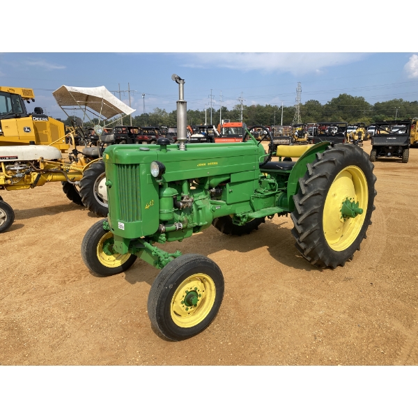 1953 JOHN DEERE 40W Farm Tractor