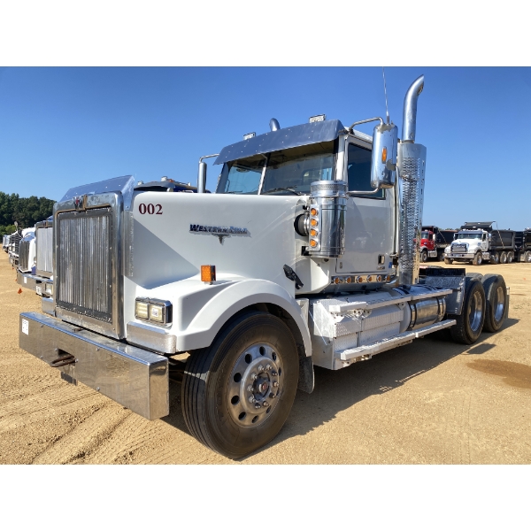 2016 WESTERN STAR 4900EX Day Cab Truck