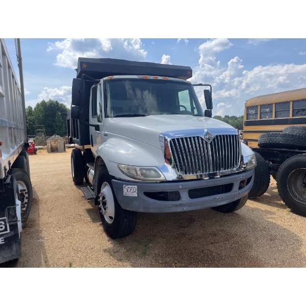 2010 INTERNATIONAL DURASTAR 4300 Dump Truck