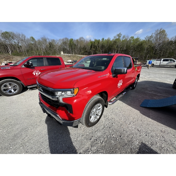 2023 CHEVROLET SILVERADO LT Pickup Truck