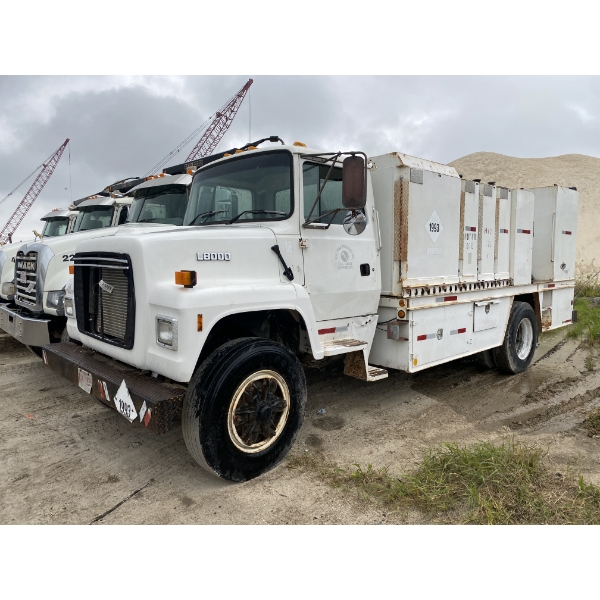 1996 FORD LN8000 Fuel / Lube Truck