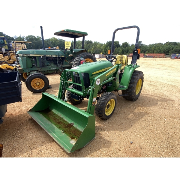 2016 JOHN DEERE 3052E Farm Tractor