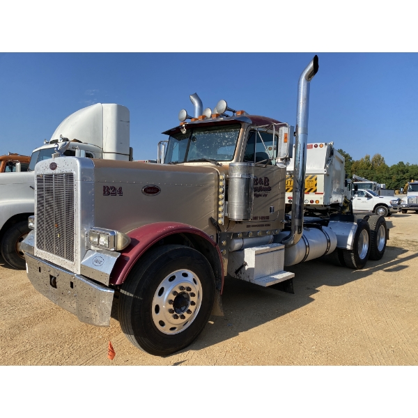 2005 PETERBILT 379 Day Cab Truck