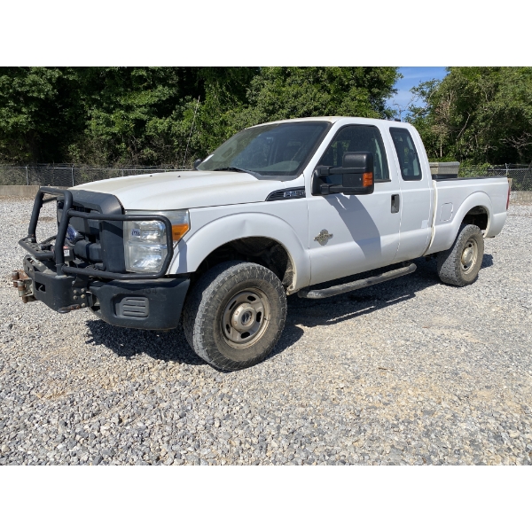 2013 FORD F250 XL Pickup Truck