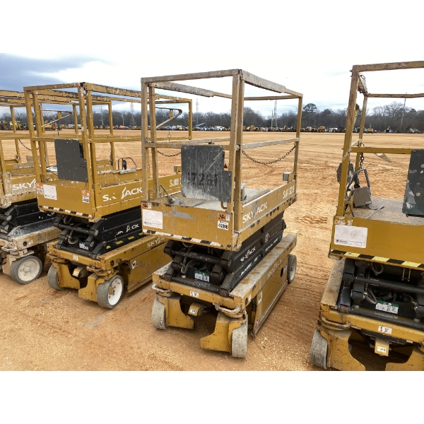 2018 SKYJACK SJIII 3219 Scissor Lift