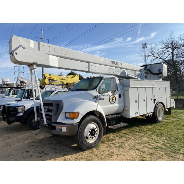 2005 FORD F750 XL Bucket Truck