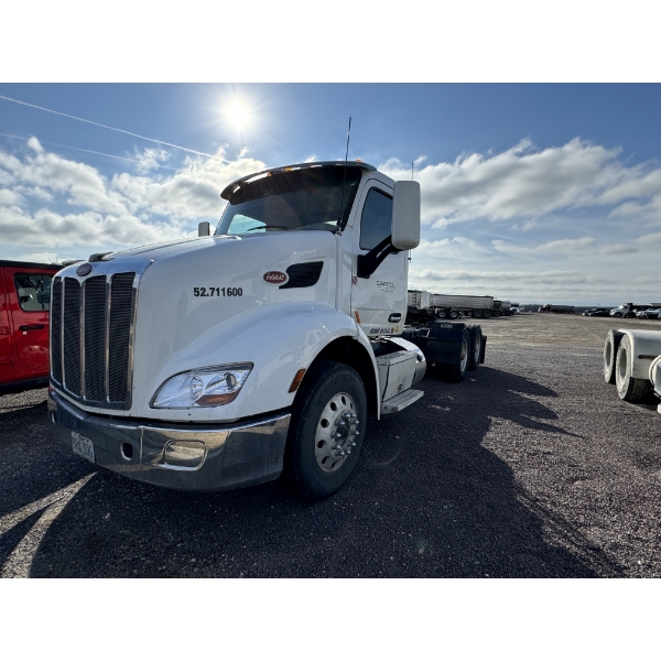 2016 PETERBILT 579 Day Cab Truck