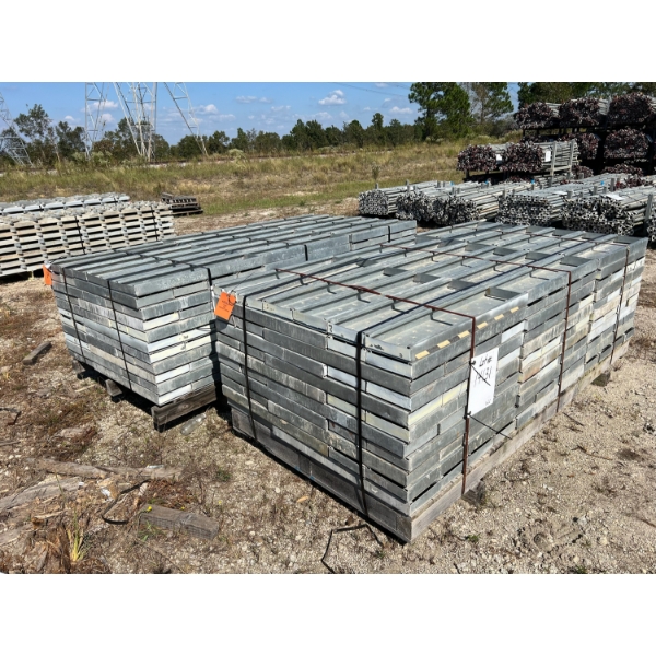 STAIR TREAD Aerial Work Platform