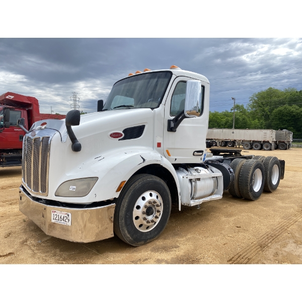 2015 PETERBILT 579 Day Cab Truck