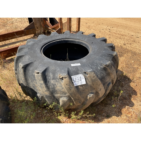 30.5 X 32 SKIDDER TIRE