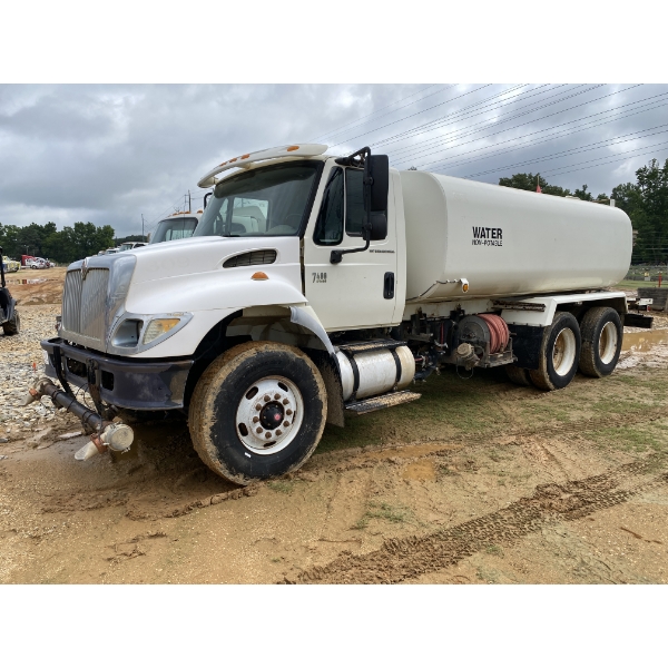 2007 INTERNATIONAL 7400 Water Truck