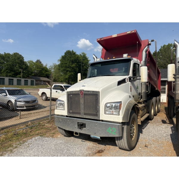 2026 KENWORTH T880S Dump Truck