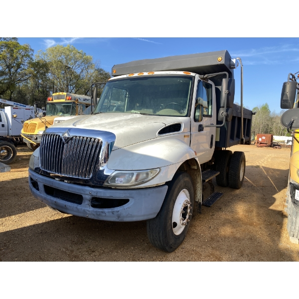 2010 INTERNATIONAL DURASTAR 4300 Dump Truck