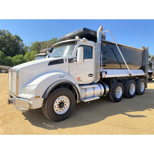 2018 KENWORTH T880 Dump Truck