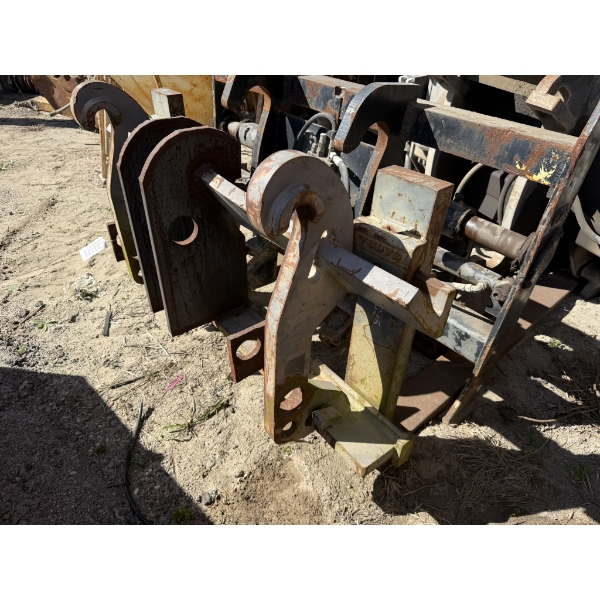 VOLVO 70" FORKS Loader Attachments