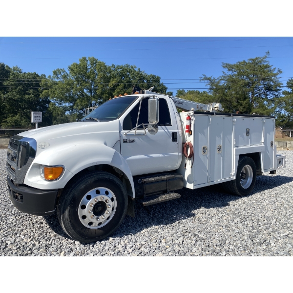 2009 FORD F650 XLT Service / Mechanic Truck