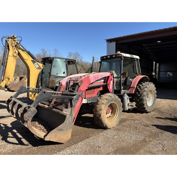 MASSEY FERGUSON  Farm Tractor