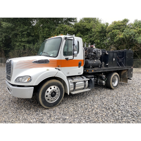 2012 FREIGHTLINER M2 Fuel / Lube Truck