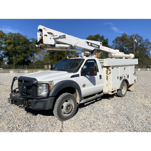 2015 FORD F550 XL Bucket Truck