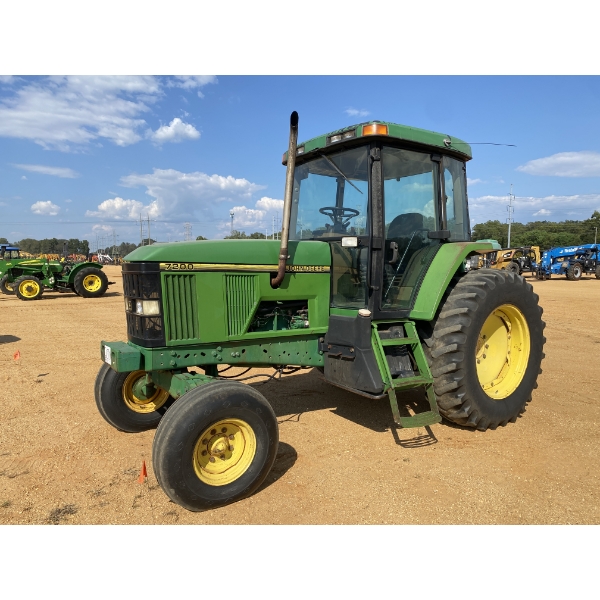 1994 JOHN DEERE 7200 Farm Tractor