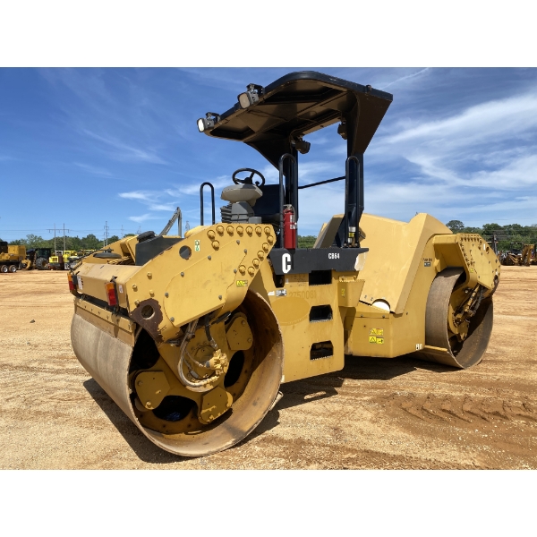 2012 CAT CB64 Roller