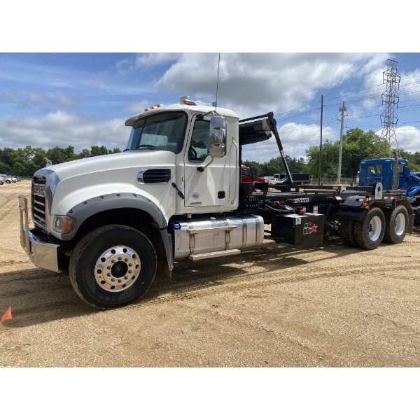 2025 MACK GR64F Roll Off Truck