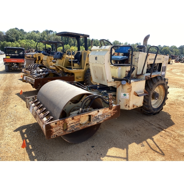 2000 INGERSOLL RAND SD-40D Roller