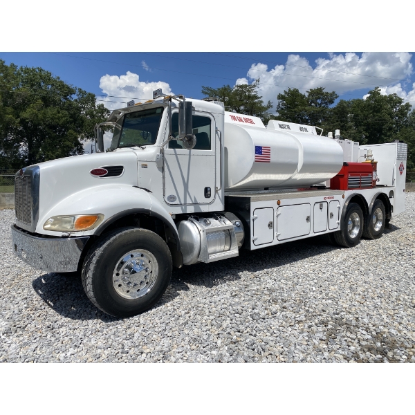 2012 PETERBILT 348 Fuel / Lube Truck