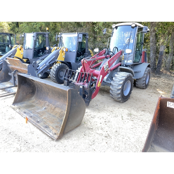 TAKEUCHI TW80 Wheel Loader