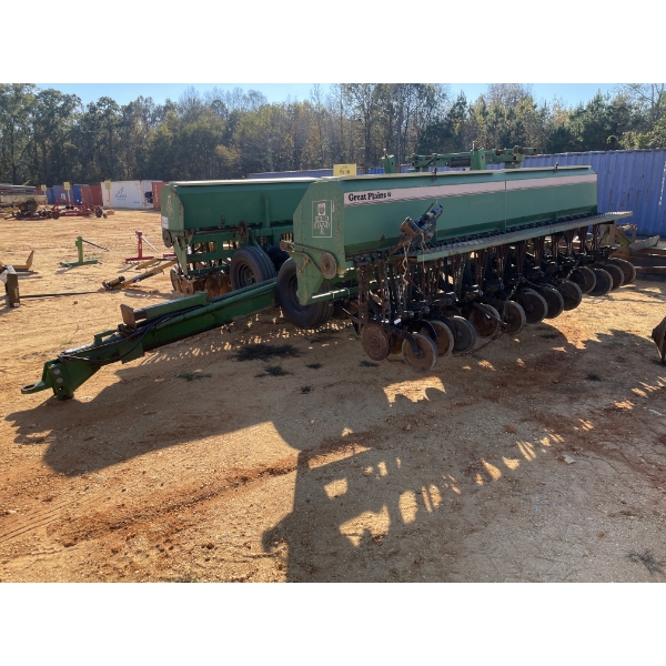 GREAT PLAINS 30' GRAIN DRILL