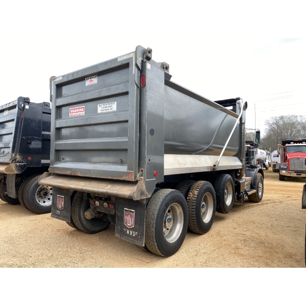 2022 KENWORTH T800 Dump Truck - J.M. Wood Auction Company, Inc.